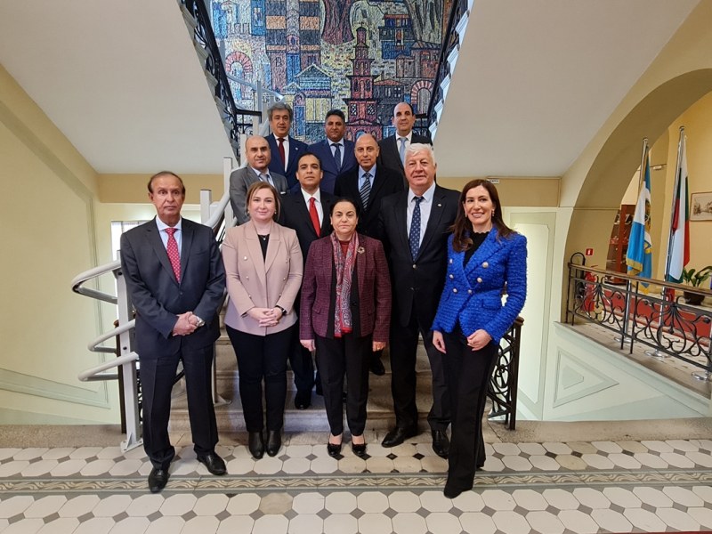 Ръководители на девет дипломатически мисии на посещение в Пловдив
