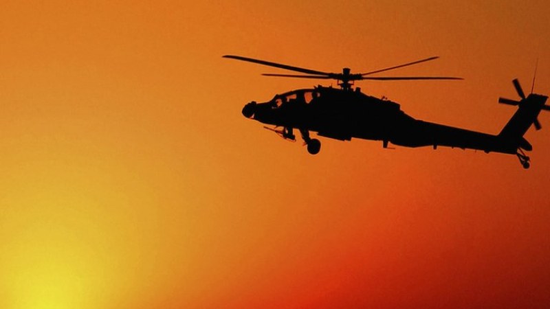 Великобритания доставя хеликоптери и 10 000 снаряда на Украйна