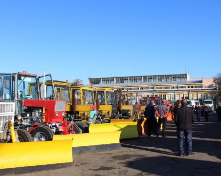 Над 100 машини ще отговарят за зимното почистване на Пловдив