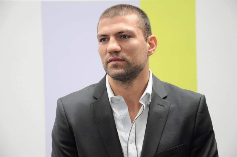 Боксьорът Тервел Пулев заяви, че е осъдил медия, която е