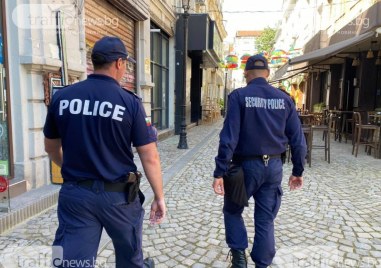 Задържаха двама мъже извършили кражби в центъра на Пловдив По