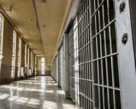 5 години затвор за мъж, изнасилил непълнолетно момиче в Казанлъшко