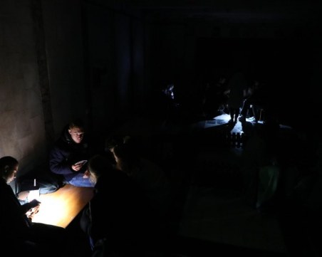 Милиони хора в Украйна са без ток и отопление дни наред