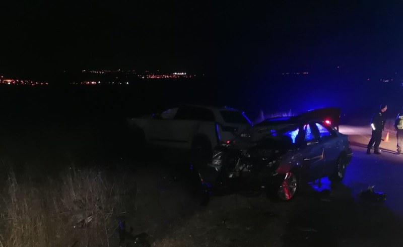 Челен удар между два автомобила в Търновско, има пострадали