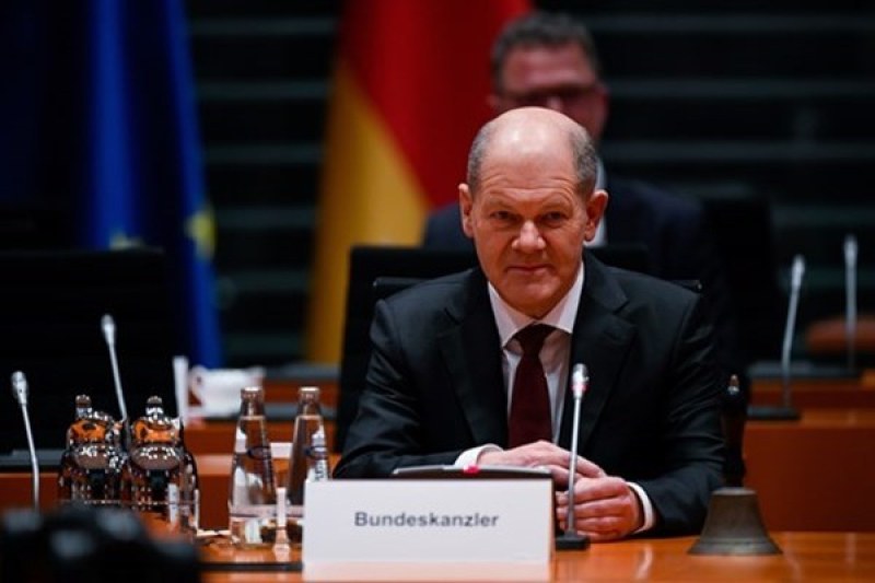 Германия одобри таван за цените на тока и газа, чака рецесия