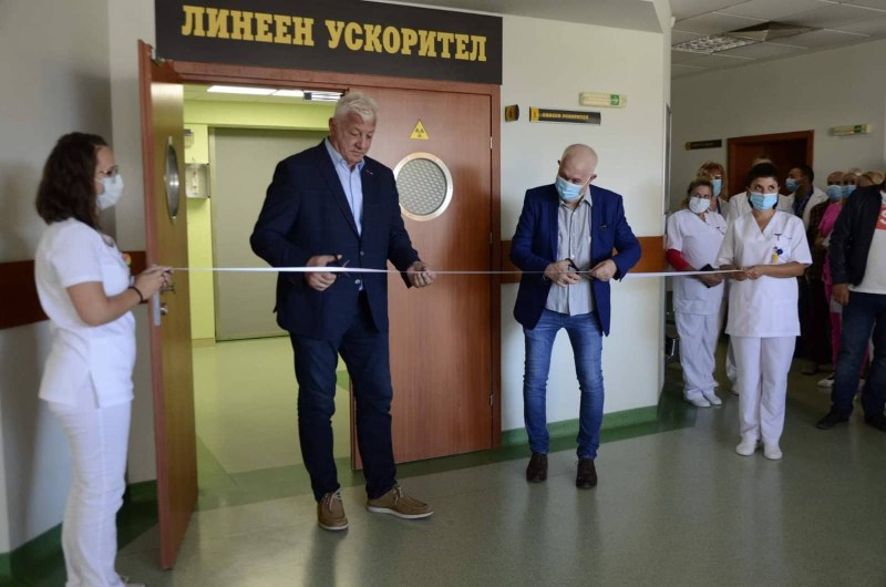 Шефът на Онкото в Пловдив си купува кола за 55 бона, транспортират кръв със стари МПС-та
