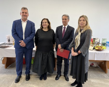 Пекар на кафе с 40-годишен опит преподава на студенти в Пловдив ВИДЕО