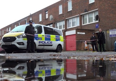 Двама тийнейджъри са били намушкани до смърт във великобританската столица Лондон съобщава