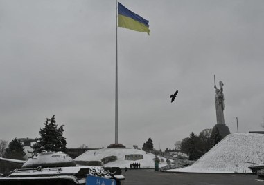 Обилен сняг падна днес в украинската столица Киев температурите са