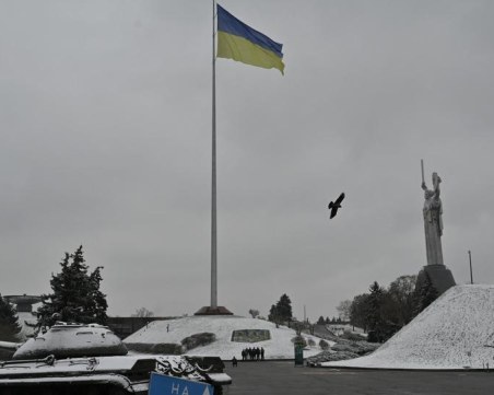 Сняг, липса на ток и нови руски атаки в Украйна