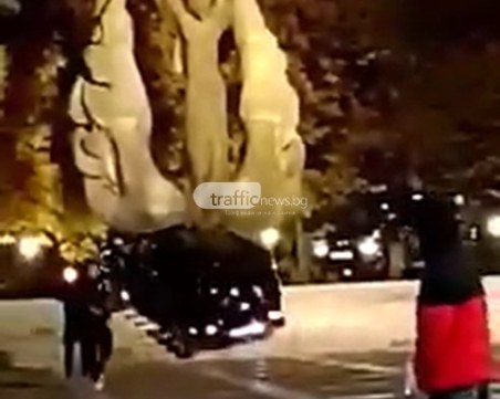 Установиха шофьорите, качили се с джипове до паметника на Съединението, снимали клип