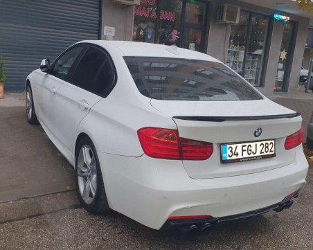 Пак в Кючука! BMW блокира тротоар и гараж, полицията и паяците не реагират