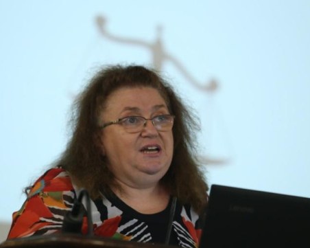 Проф. Александрова: „Омикрон