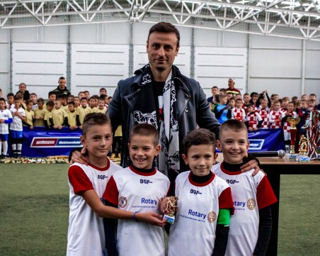 Цървена звезда пристига на футболен турнир в Пловдив