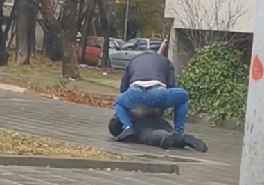 Мъж бе проснат на земята и арестуван в Пловдив днес