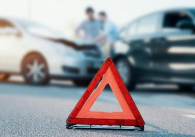 Дипломатическа кола и друг автомобил са се ударили в София
