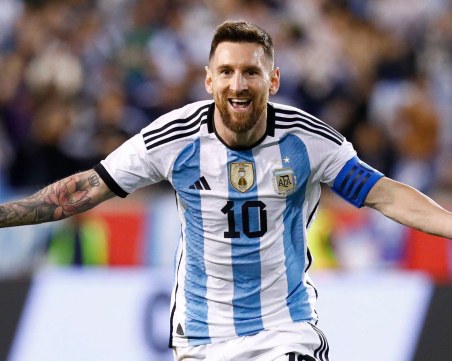 Аржентина търси задължителна победа, за да продължи към осминафиналите