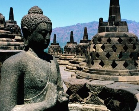 Будистки храм остана без монаси! Всички са изпратени в наркоклиника