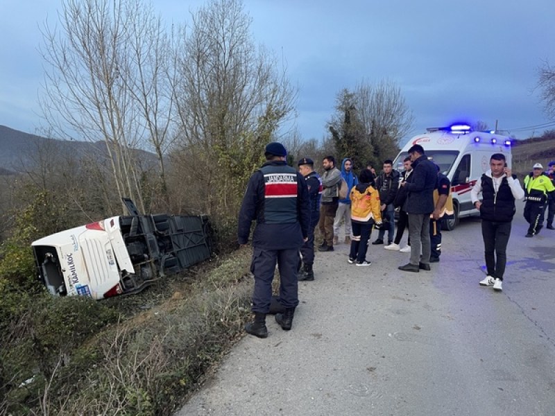 Автобус се преобърна в Турция, най-малко 39 души са пострадали