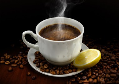 Напитка състояща се от топла вода лъжичка разтворимо кафе и