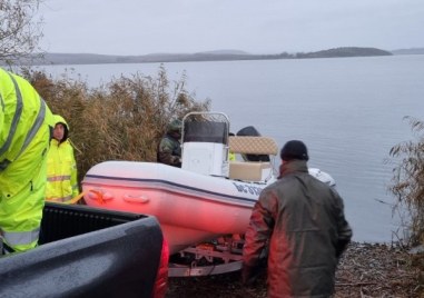 Трети ден двама рибари изчезнали в язовир Мандра край Бургас са в