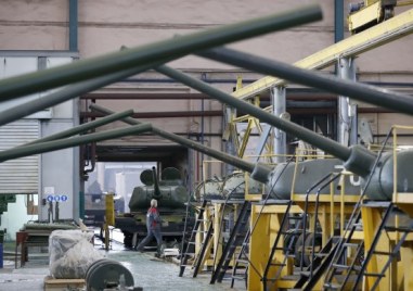 Руските власти изпращат 250 затворници в Урал за да работят в оръжеен