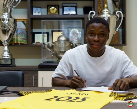 Ботев удължи договора на халф