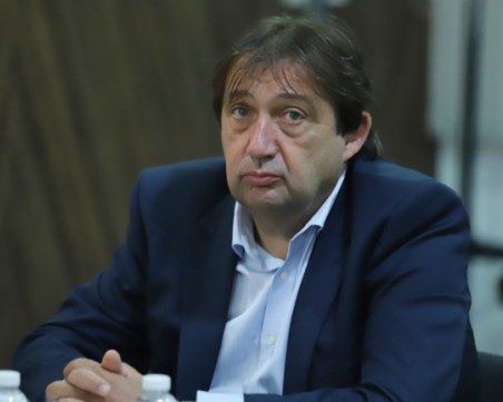 Министър Шишков: Не беше работа на депутатите да решава за пътните строители