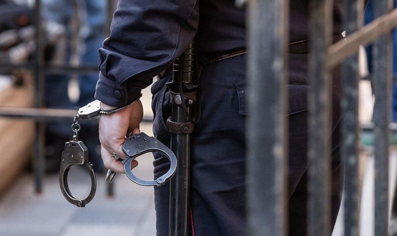 Арестуваха 20-годишен трафикант на мигранти в София