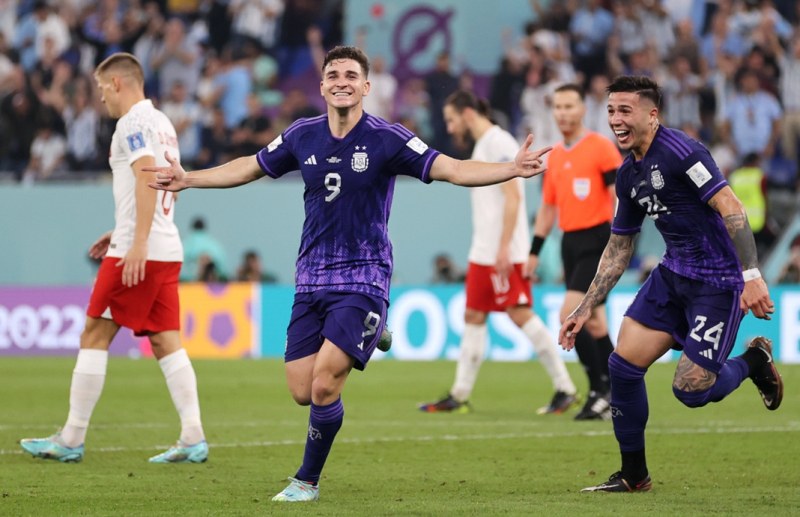 Аржентина не позволи изненада срещу Полша и е на осминафинал