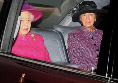 Придворна дама на кралица Елизабет подаде оставка и се извини