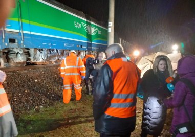 Оперират машиниста пострадал при инцидента с влак край Пловдив вчера