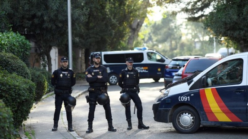 Испанският премиер също е получил пратка с бомба