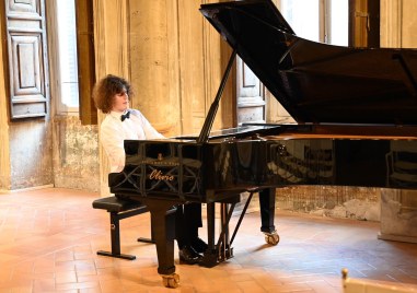 Пловдивският пианист Николай Маринов се върна от Италия с абсолютната