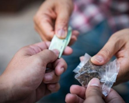 Задържаха 29-годишна пловдивчанка в Кючука