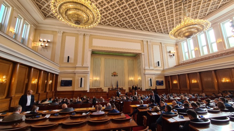 Депутатите приеха окончателно промените в Изборния кодекс