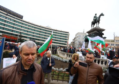 Лидерът на Възраждане Костадин Костадинов каза пред журналисти че подкрепа