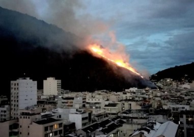 Мощен горски пожар избухна на хълм в непосредствена  близост до
