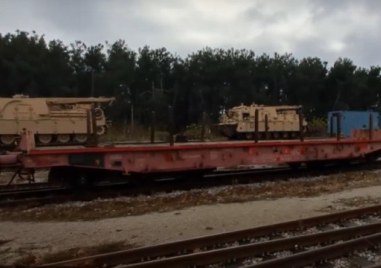 Товарен влак с военна техника на НАТО дерайлира близо до