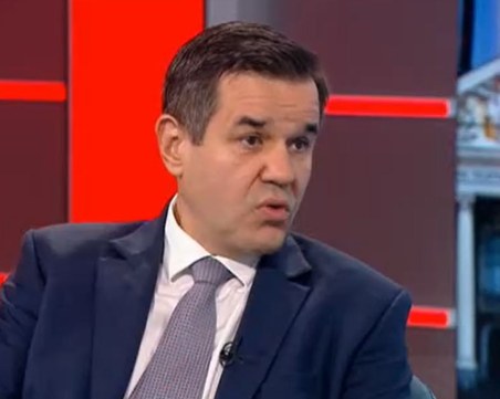 Икономическият министър: От първи януари отпада отстъпката от 25 стотинки за гориво