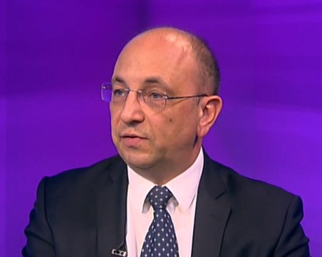 Николай Василев: Въпрос на време е лихвите по кредитите да се вдигнат още