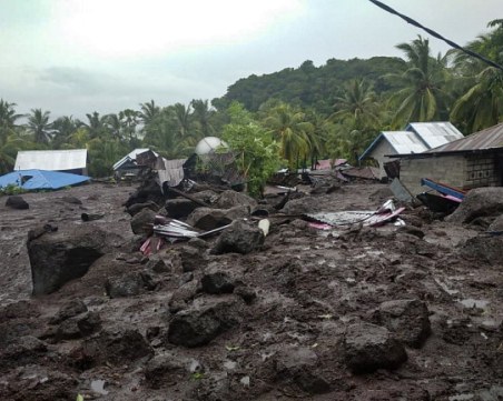 Отново силен трус в Индонезия