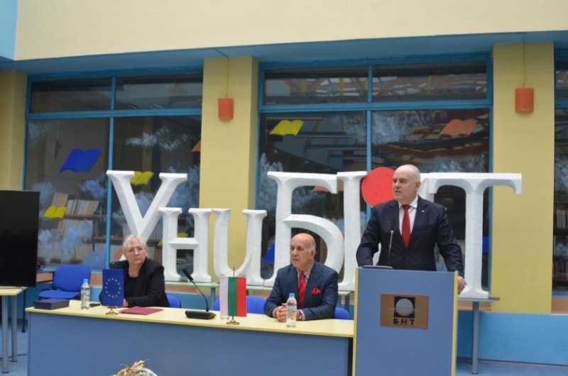 Иван Гешев пред студенти : Няма причина България да не е в Шенген