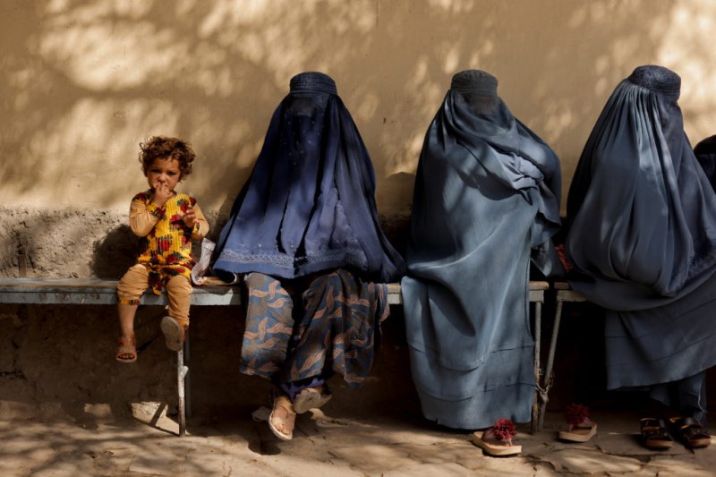 ООН прогнозира: Рекордни 28,3 млн. души в Афганистан бедстват през 2023 г.