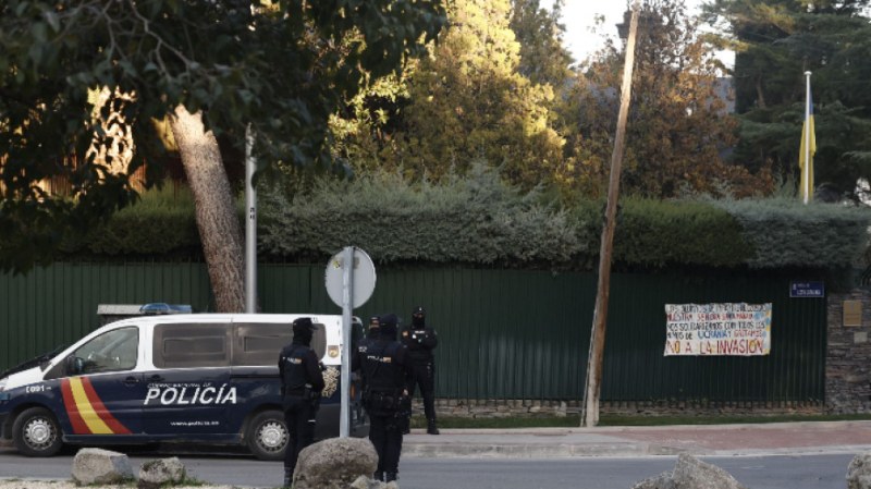Писмата-експлозиви, изпратени в Испания, идват от един човек в Валядолид