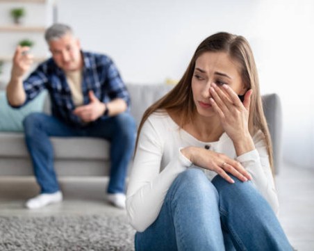 Как да се справите с мъж, който ви унижава?