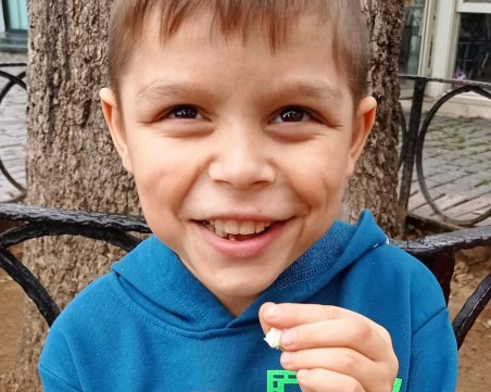 Супергероят Марти продължава успешно лечението си, но има нужда от още средства