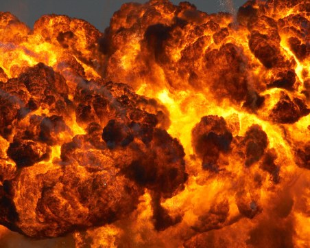 Взривове на две военни летища в Русия, има убити и ранени