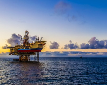 Бюджетната комисия не прие на първо четене забраната за вноса или трансфера на руски нефт