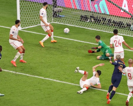 ФИФА отхвърли жалбата на Франция за гола на Гризман срещу Тунис